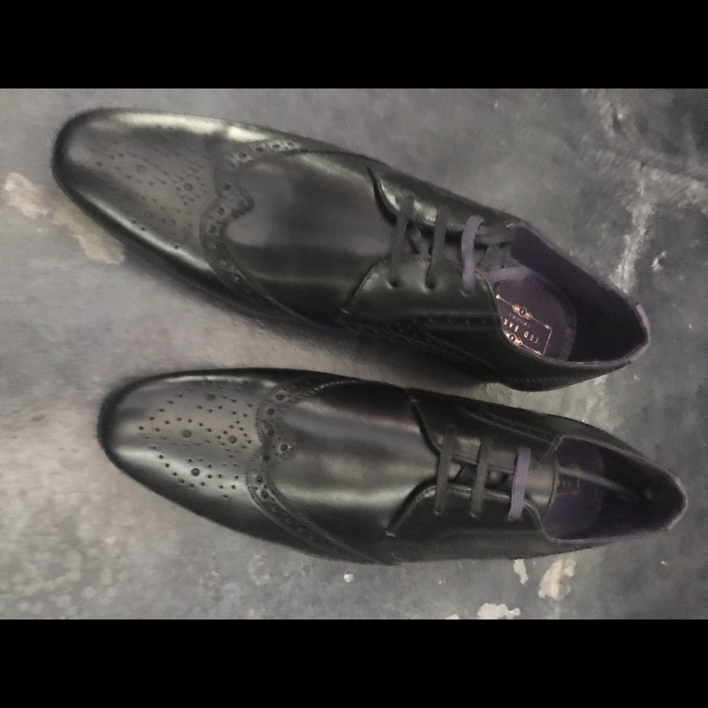 Brand new! Men’s Formal Derby Brogue shoes/BLACK.